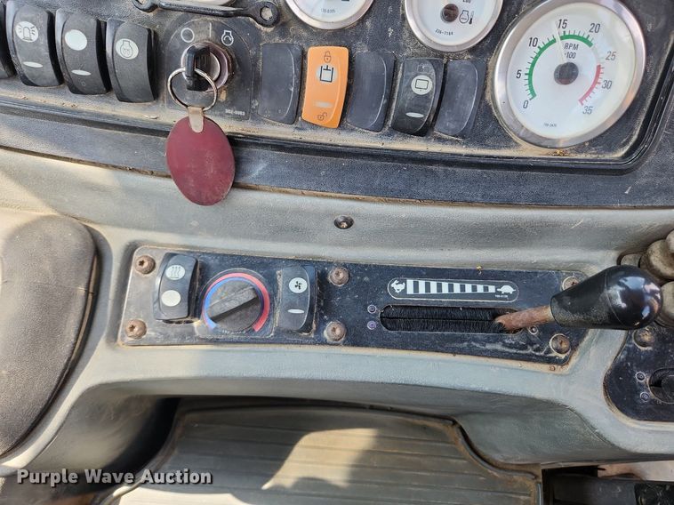 image for item MW9779 2003 Caterpillar 420D  backhoe