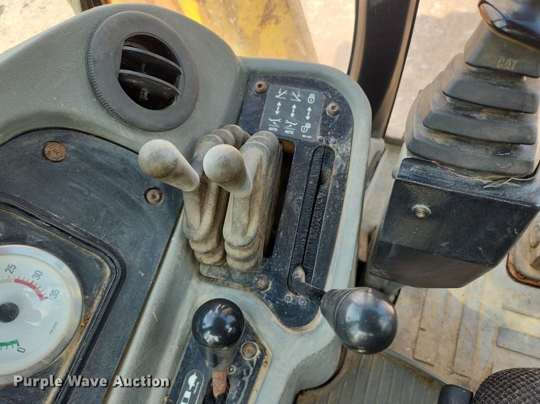 image for item MW9779 2003 Caterpillar 420D  backhoe