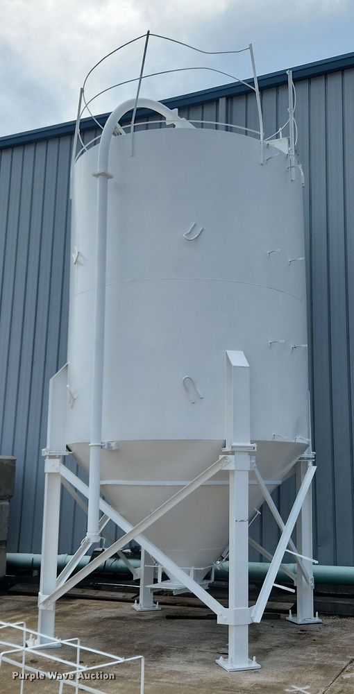 image for item MW9782 Cement powder silo