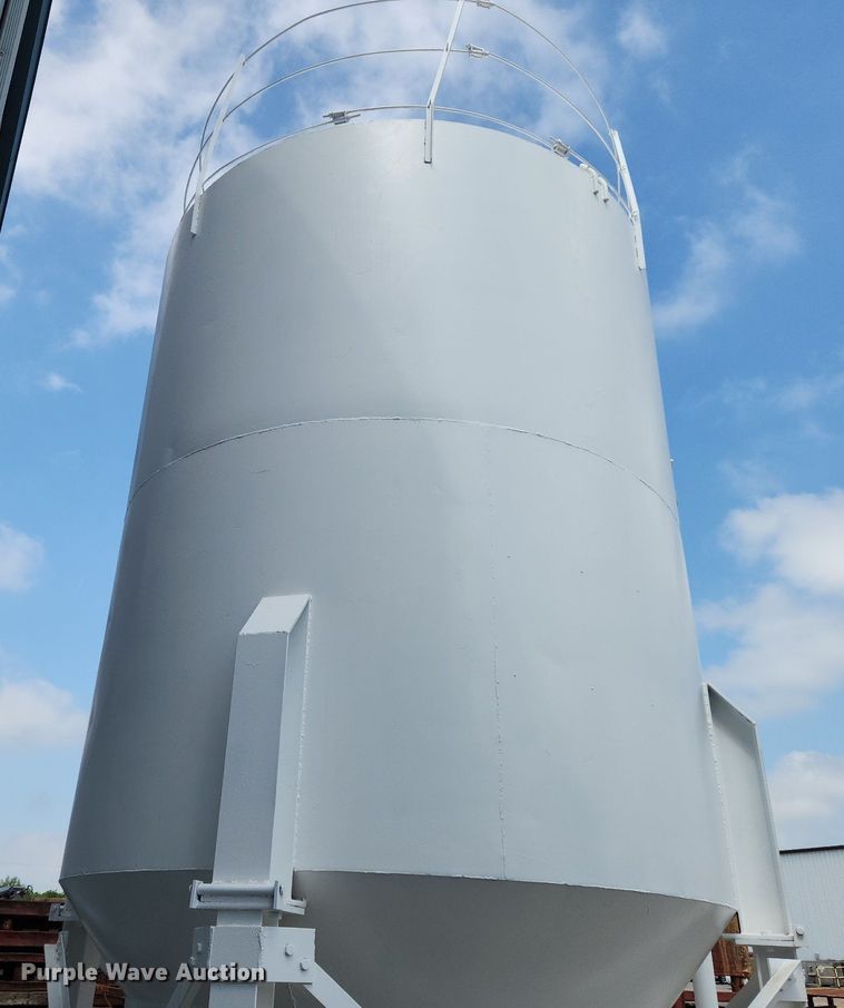 image for item MW9782 Cement powder silo