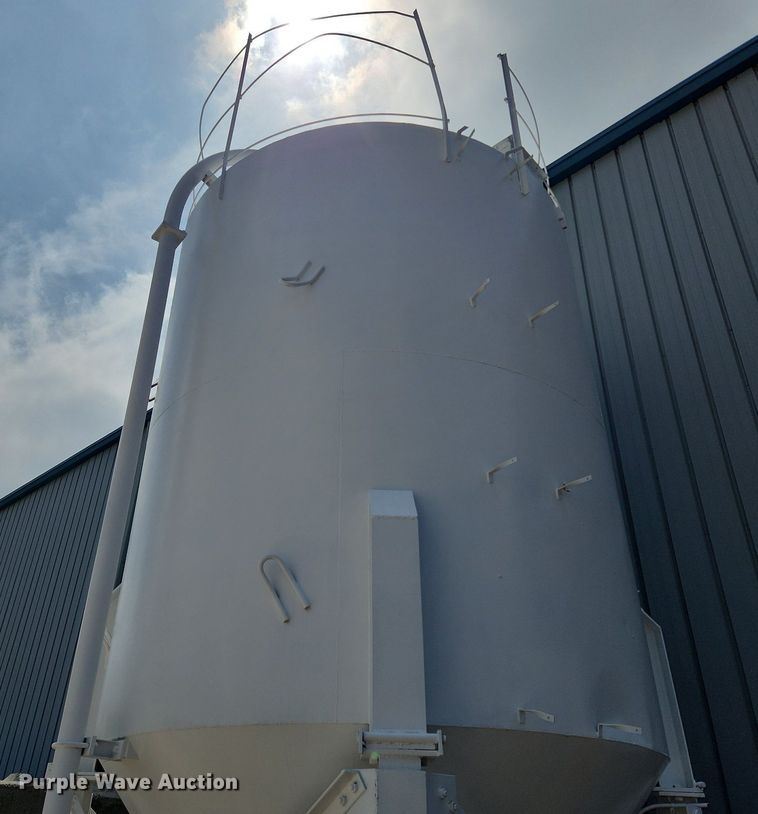 image for item MW9782 Cement powder silo