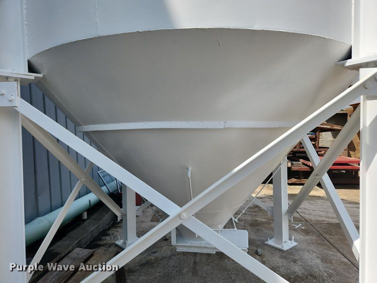 image for item MW9782 Cement powder silo