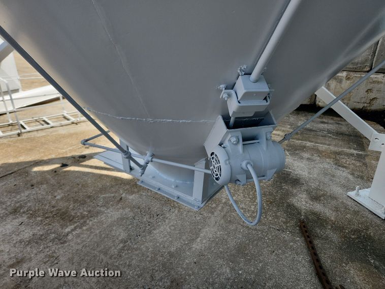 image for item MW9782 Cement powder silo