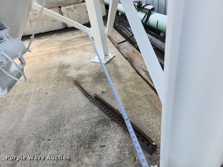 image for item MW9782 Cement powder silo