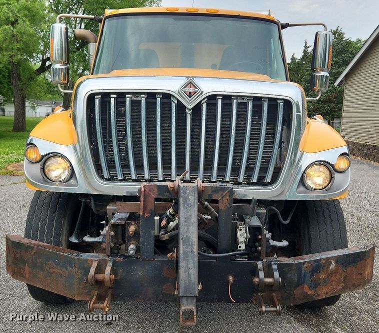 image for item MW9786 2009 International WorkStar 7500  dump truck