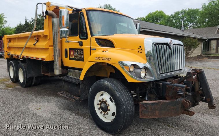 image for item MW9786 2009 International WorkStar 7500  dump truck