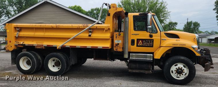 image for item MW9786 2009 International WorkStar 7500  dump truck