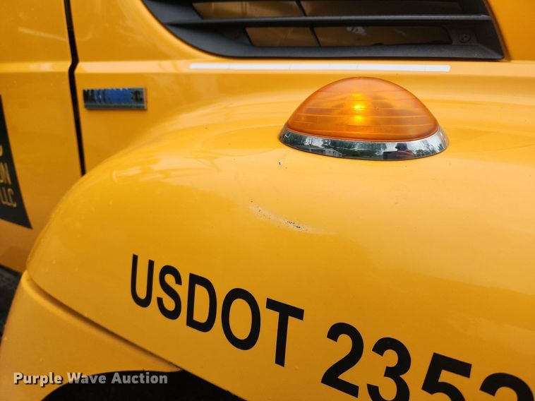 image for item MW9786 2009 International WorkStar 7500  dump truck