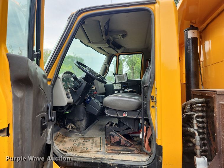 image for item MW9786 2009 International WorkStar 7500  dump truck