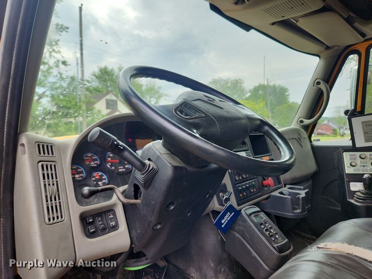 image for item MW9786 2009 International WorkStar 7500  dump truck