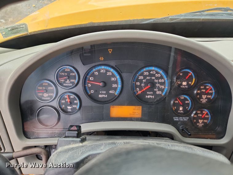 image for item MW9786 2009 International WorkStar 7500  dump truck