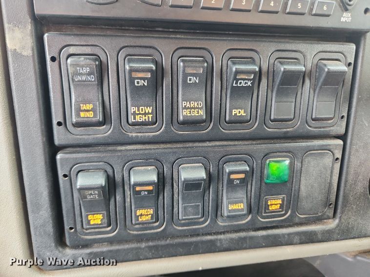 image for item MW9786 2009 International WorkStar 7500  dump truck