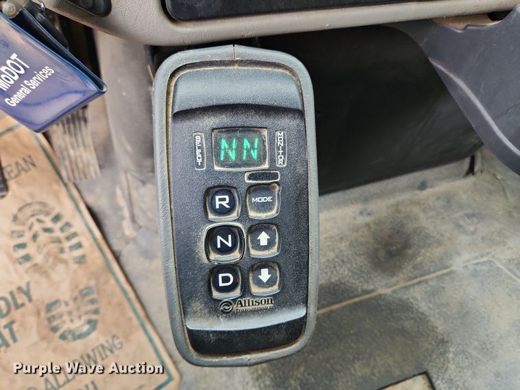 image for item MW9786 2009 International WorkStar 7500  dump truck