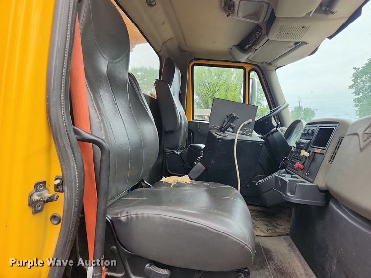 image for item MW9786 2009 International WorkStar 7500  dump truck