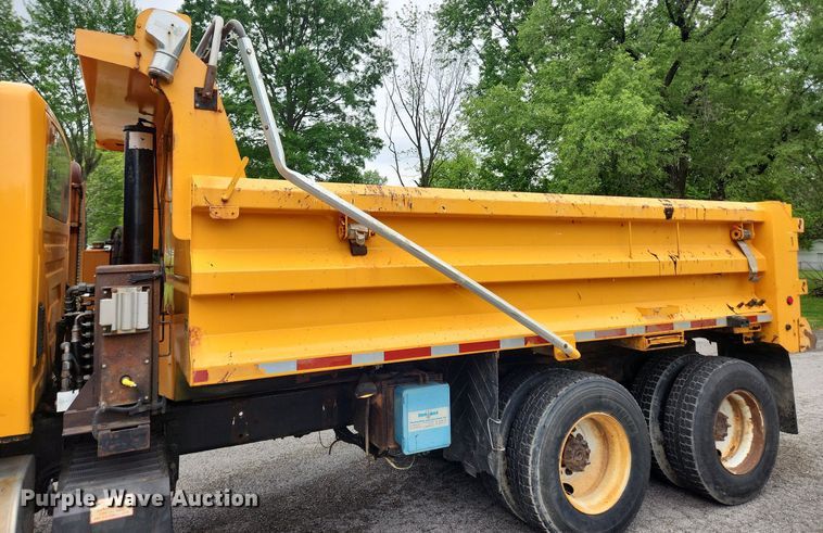 image for item MW9786 2009 International WorkStar 7500  dump truck