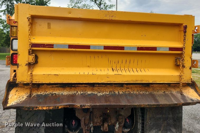 image for item MW9786 2009 International WorkStar 7500  dump truck