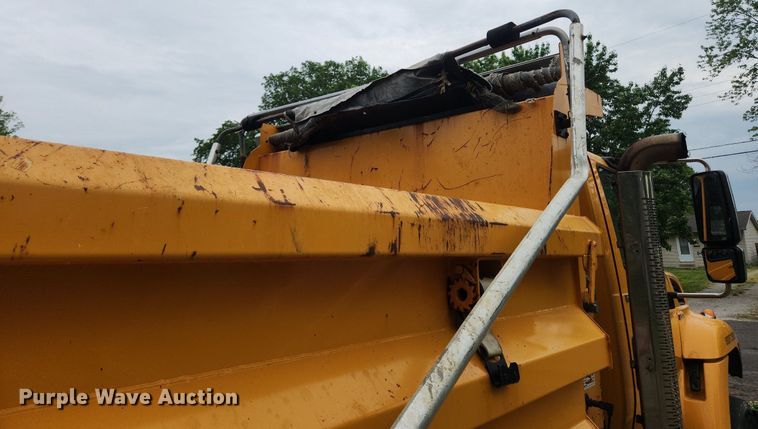 image for item MW9786 2009 International WorkStar 7500  dump truck