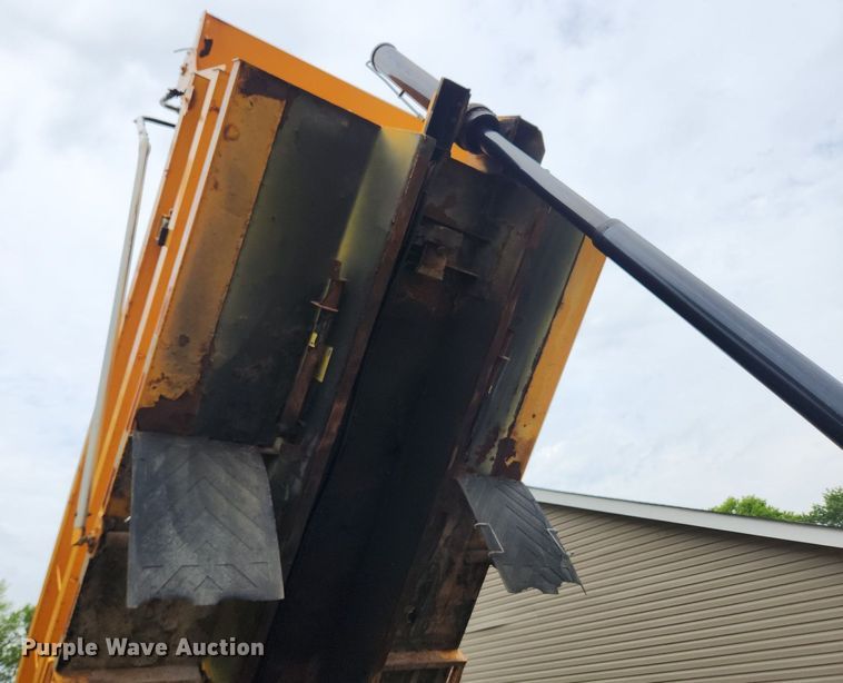 image for item MW9786 2009 International WorkStar 7500  dump truck