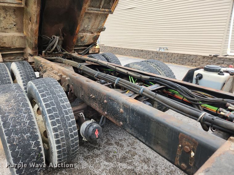 image for item MW9786 2009 International WorkStar 7500  dump truck