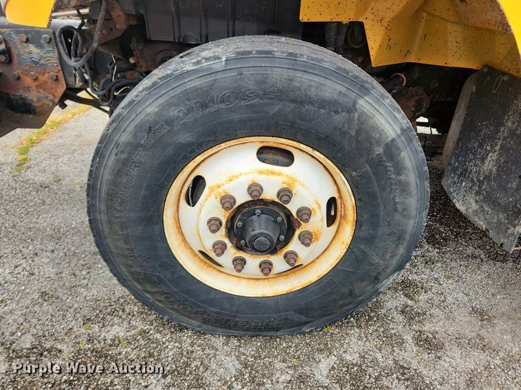 image for item MW9786 2009 International WorkStar 7500  dump truck