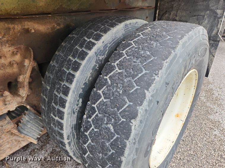 image for item MW9786 2009 International WorkStar 7500  dump truck