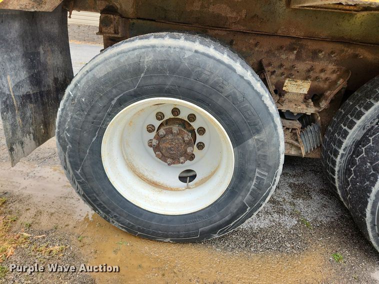 image for item MW9786 2009 International WorkStar 7500  dump truck