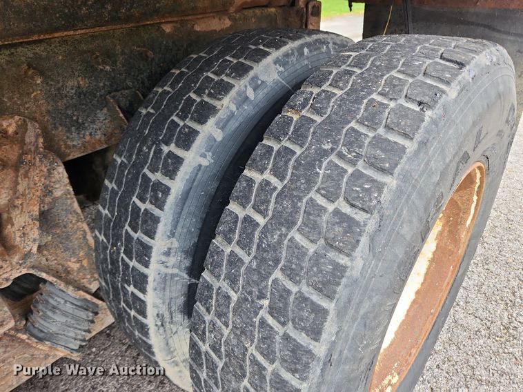 image for item MW9786 2009 International WorkStar 7500  dump truck