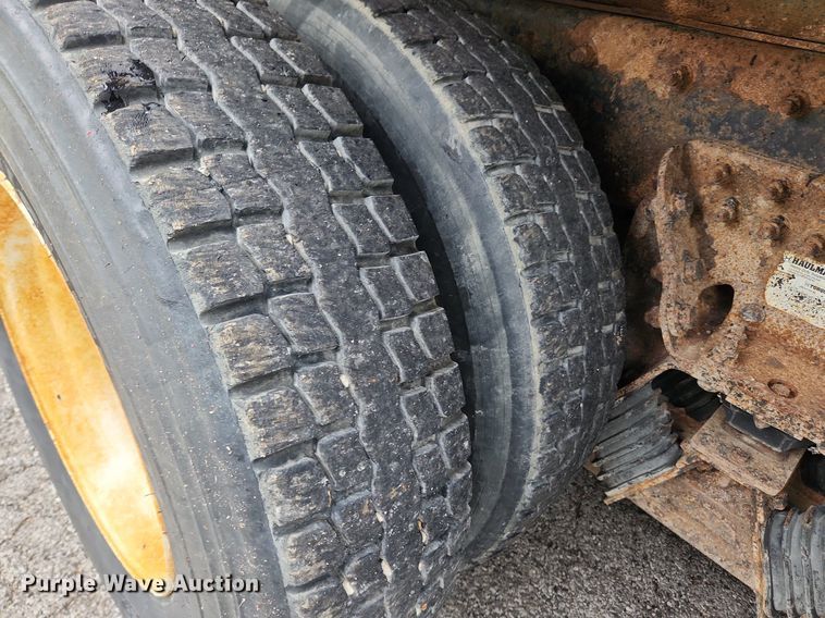 image for item MW9786 2009 International WorkStar 7500  dump truck