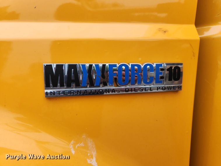 image for item MW9786 2009 International WorkStar 7500  dump truck