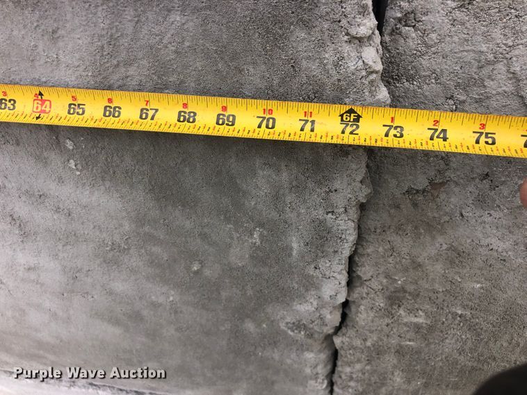 image for item ZA0224 (16) concrete edge bunker blocks