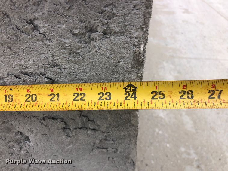 image for item ZA0229 (24) concrete edge bunker blocks