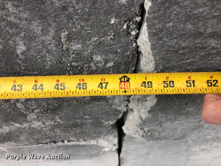 image for item ZA0238 (24) concrete edge bunker blocks