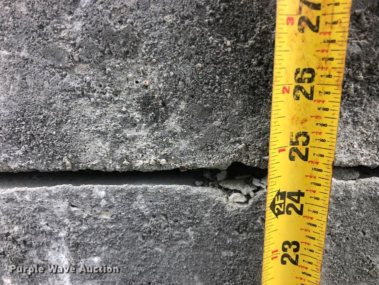 image for item ZA0241 (24) concrete edge bunker blocks