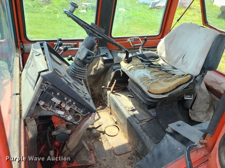 image for item DC6065 Belarus 825  MFWD tractor