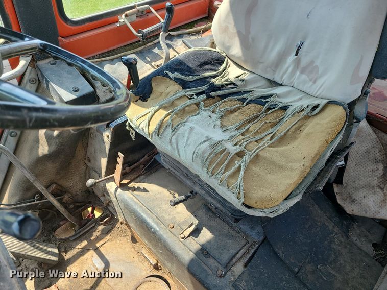 image for item DC6065 Belarus 825  MFWD tractor