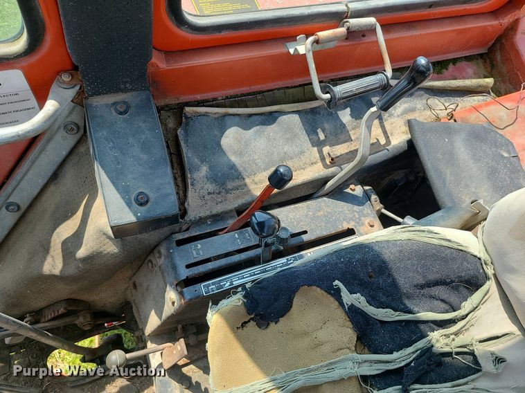 image for item DC6065 Belarus 825  MFWD tractor