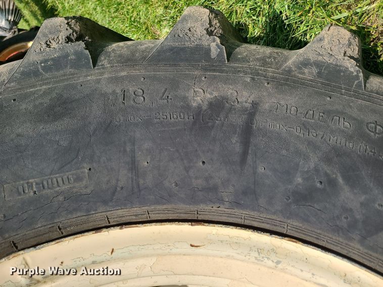 image for item DC6065 Belarus 825  MFWD tractor