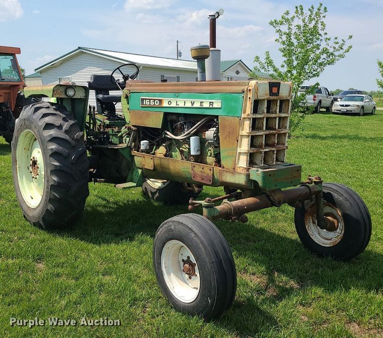 image for item DC6066 1966 Oliver 1650  tractor
