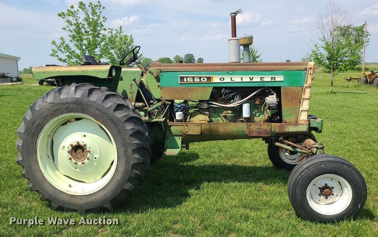 image for item DC6066 1966 Oliver 1650  tractor