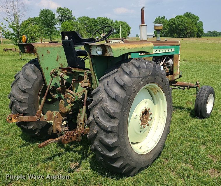 image for item DC6066 1966 Oliver 1650  tractor