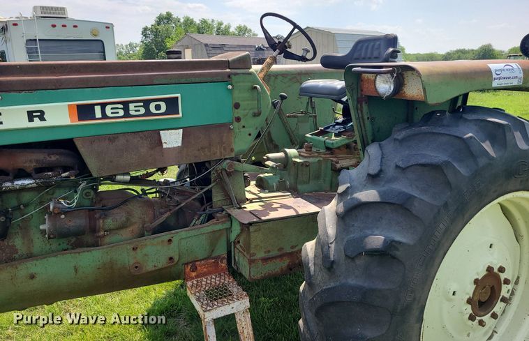 image for item DC6066 1966 Oliver 1650  tractor