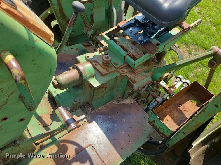 image for item DC6066 1966 Oliver 1650  tractor