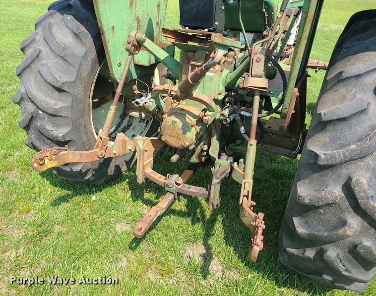 image for item DC6066 1966 Oliver 1650  tractor