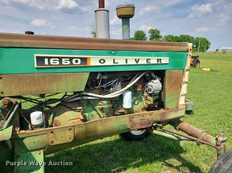 image for item DC6066 1966 Oliver 1650  tractor