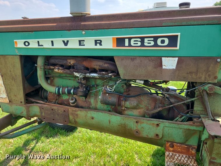 image for item DC6066 1966 Oliver 1650  tractor