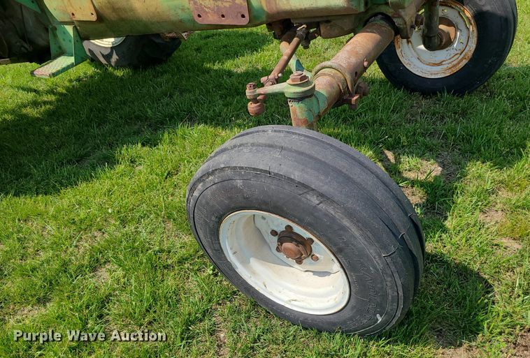 image for item DC6066 1966 Oliver 1650  tractor