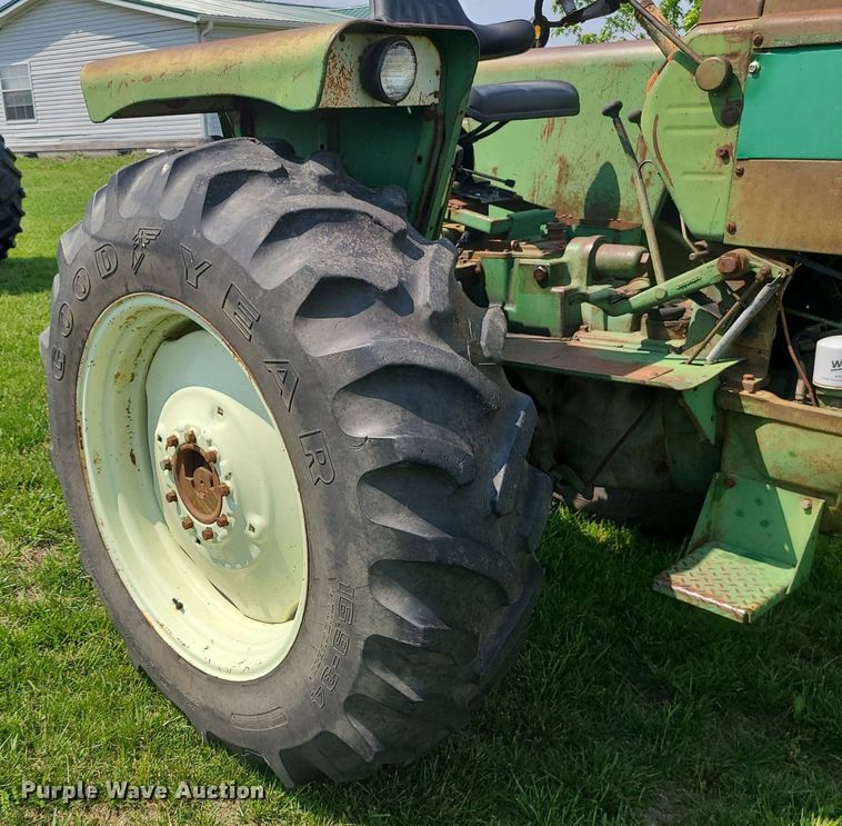 image for item DC6066 1966 Oliver 1650  tractor