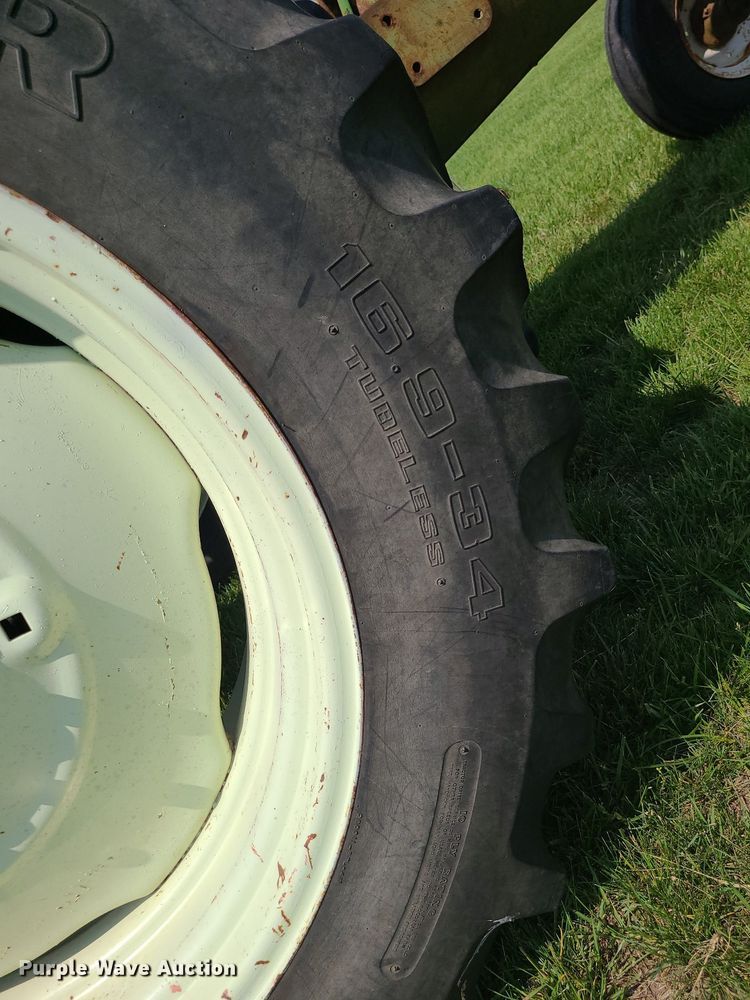 image for item DC6066 1966 Oliver 1650  tractor