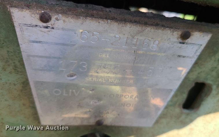 image for item DC6066 1966 Oliver 1650  tractor