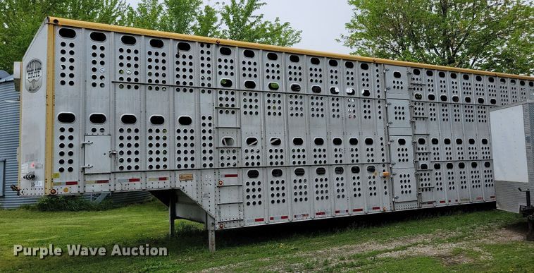 image for item DK5234 2001 Merritt  livestock trailer
